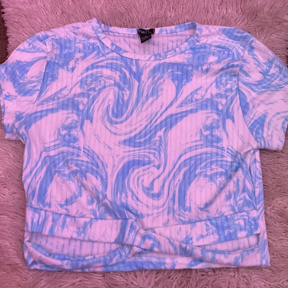 A marble blue and white crop very comfy and fitting